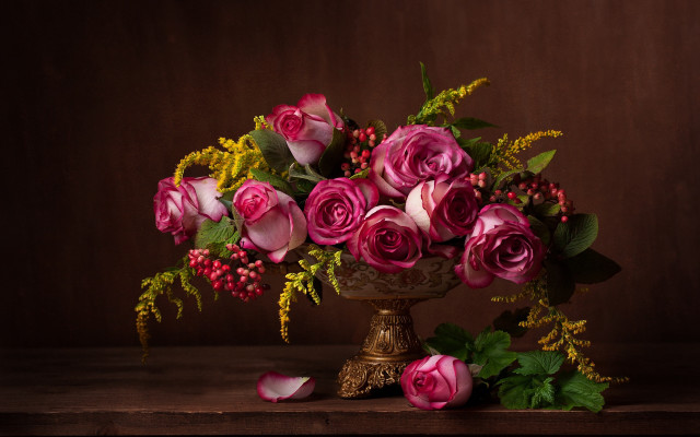 Pink roses vase greenery brown free wallpaper for desktop - medium preview image