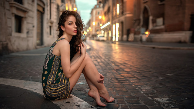 City street night woman sitting free wallpaper for desktop - medium preview image