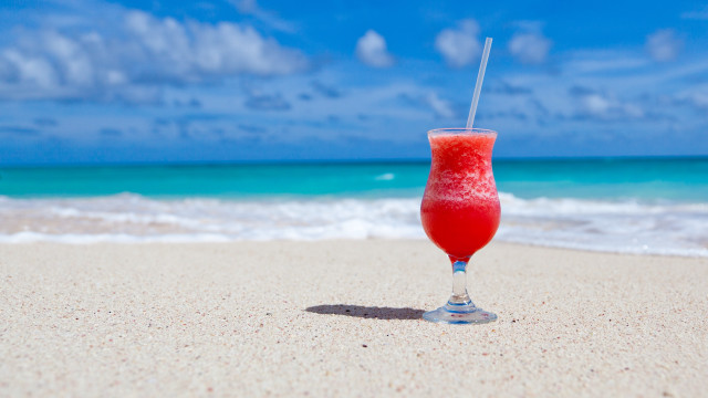 Tropical beach drink summer sky free wallpaper for desktop - medium preview image