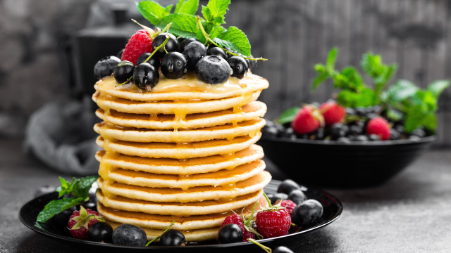 Pancakes berries syrup mint christmas free wallpaper for desktop - medium preview image