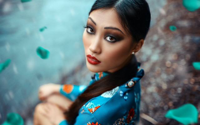 Woman blue dress red lipstick free wallpaper for desktop - medium preview image