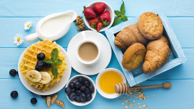 Blue table food fruit coffee free wallpaper for desktop - medium preview image