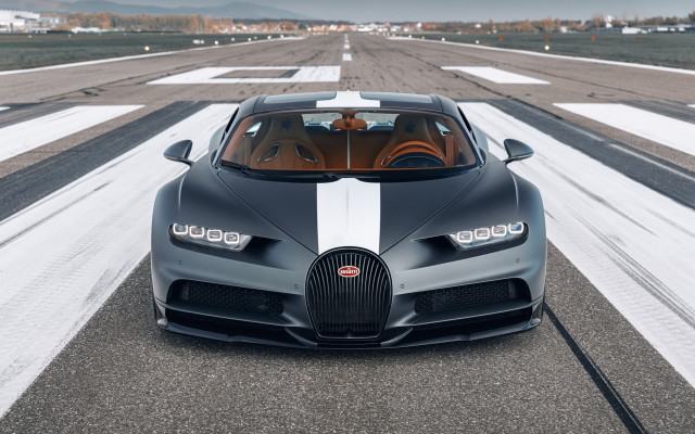 Bugatti runway sky white stripe #2 free wallpaper for desktop - medium preview image