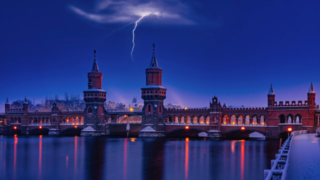Lightning city night bridge buildings free wallpaper for desktop - medium preview image