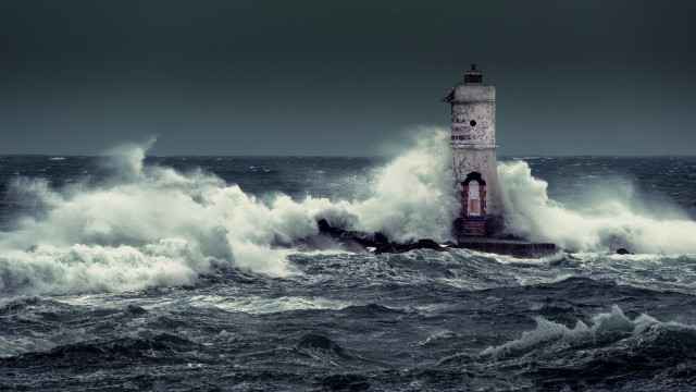 Lighthouse waves stormy ocean darksky free wallpaper for desktop - medium preview image