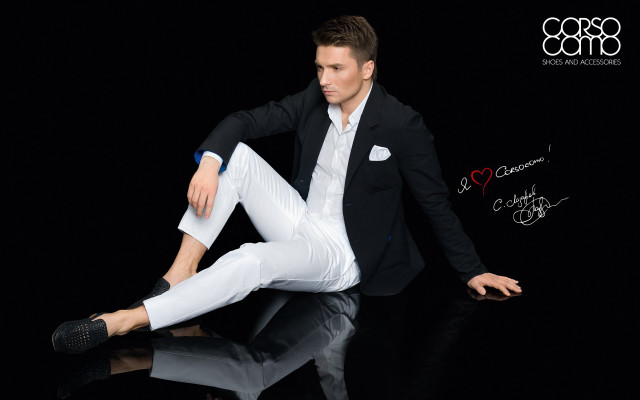 Man suit white pants posing free wallpaper for desktop - medium preview image