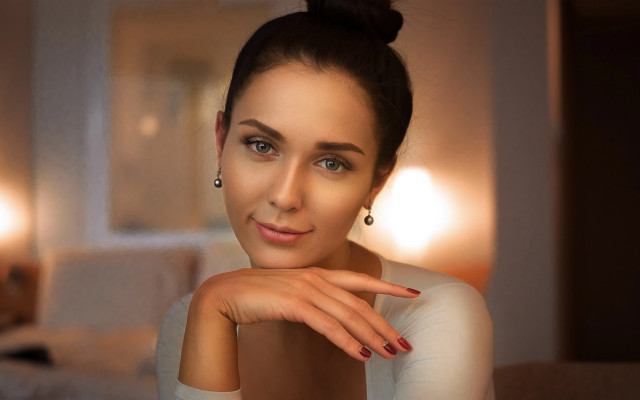 Elina karimova portrait blurry nails free wallpaper for desktop - medium preview image