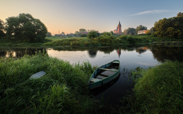 Small boat water church nature free wallpaper for desktop - medium preview image