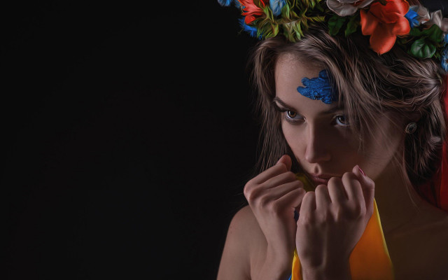 Woman flowercrown yellow ribbon yellow free wallpaper for desktop - medium preview image