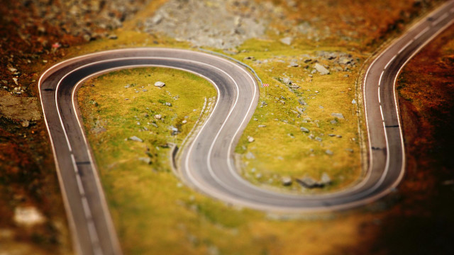 Toy road miniature curve tiltshift free wallpaper for desktop - medium preview image