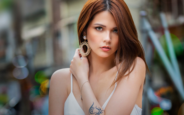 Anna maria tattoo earrings portrait free wallpaper for desktop - medium preview image