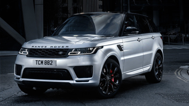 Range rover city street night free wallpaper for desktop - medium preview image