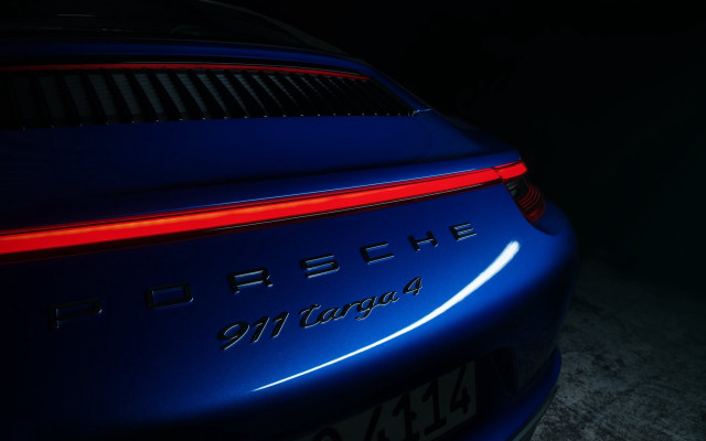 Blue porsche 911 targa dark free wallpaper for desktop - medium preview image