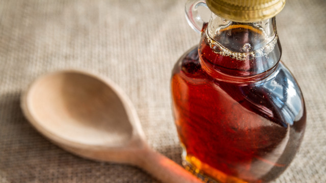 Spoon syrup tablecloth food photography free wallpaper for desktop - medium preview image