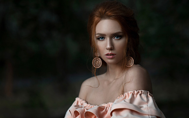 Blue eyes pink dress gold free wallpaper for desktop - medium preview image