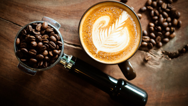 Coffee leaf grinder beans wooden free wallpaper for desktop - medium preview image