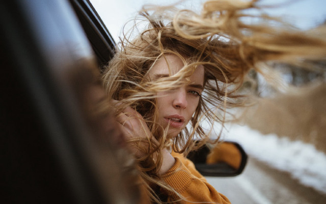 Woman long hair car snow free wallpaper for desktop - medium preview image