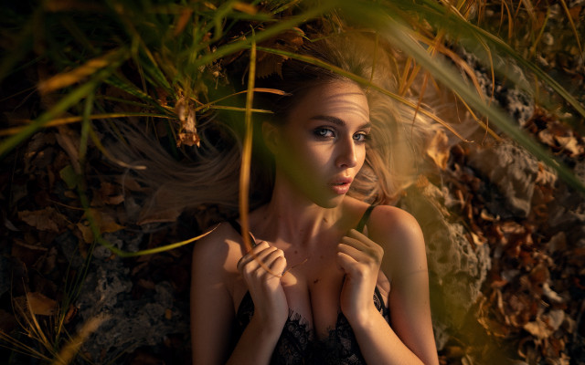 Woman longhair field leaves portrait free wallpaper for desktop - medium preview image