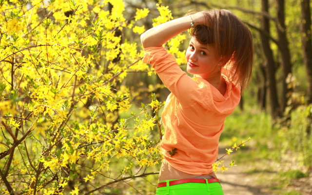Girl woods autumn bright colors free wallpaper for desktop - medium preview image