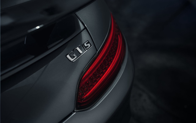 Black car tail light red free wallpaper for desktop - medium preview image