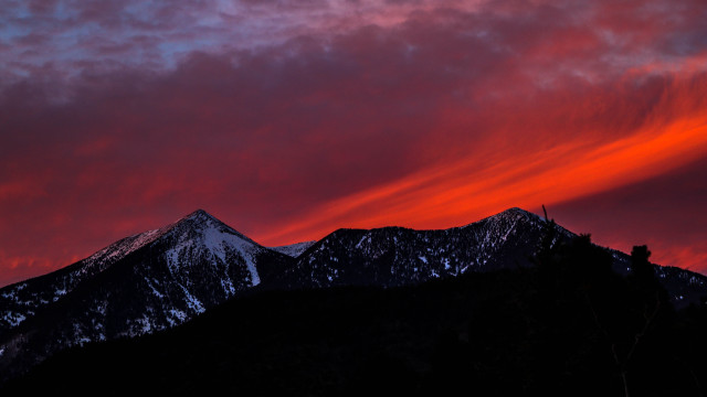 Red sky mountain cloud sunset free wallpaper for desktop - medium preview image