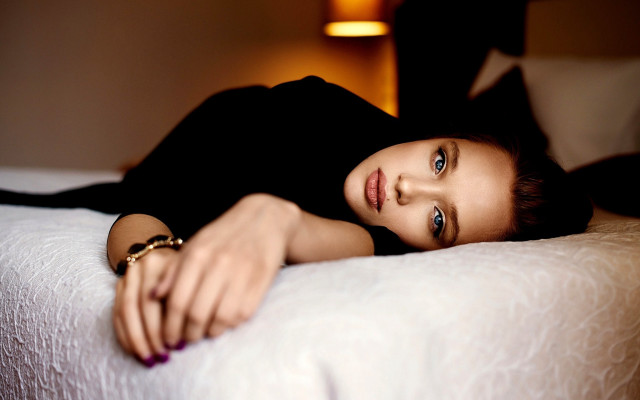 Woman blackdress goldbracelet blueeyes portrait free wallpaper for desktop - medium preview image