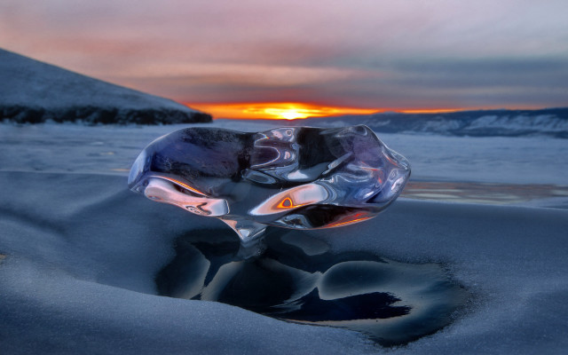 Glass sculpture snow mountain ocean free wallpaper for desktop - medium preview image