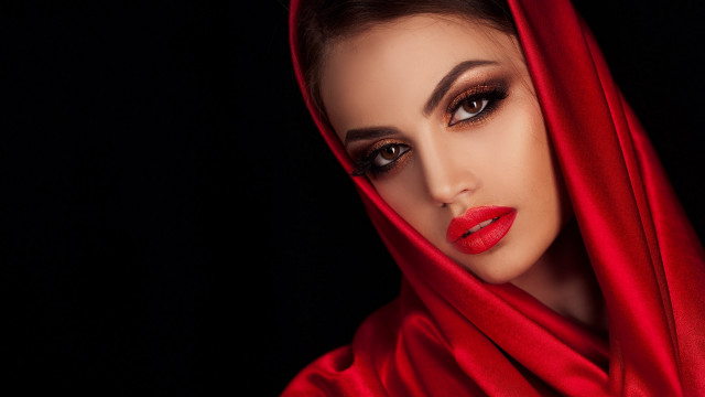 Araceli gilbert gothic fashion photorealistic #2 free wallpaper for desktop - medium preview image