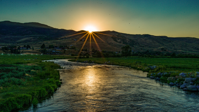 River green field sunset mountain free wallpaper for desktop - medium preview image
