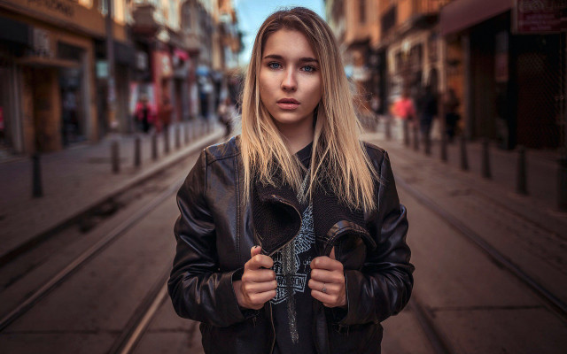 Woman streetcorner blonde blue eyes free wallpaper for desktop - medium preview image