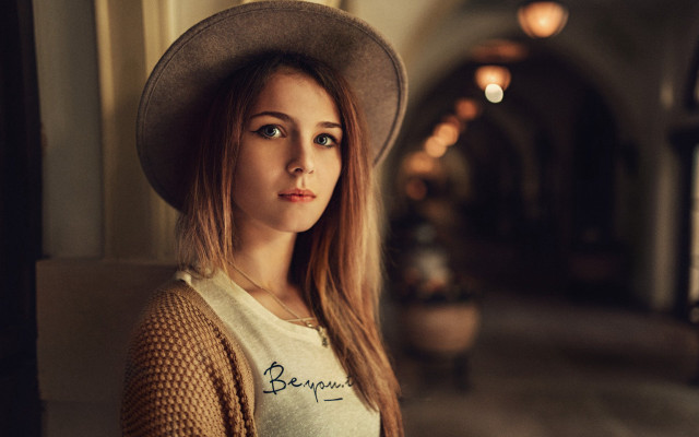 Woman hat portrait bokeh elina free wallpaper for desktop - medium preview image