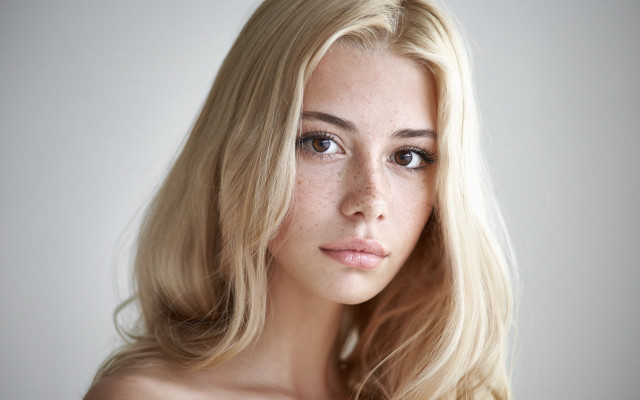Eszter blonde freckled serious painting free wallpaper for desktop - medium preview image