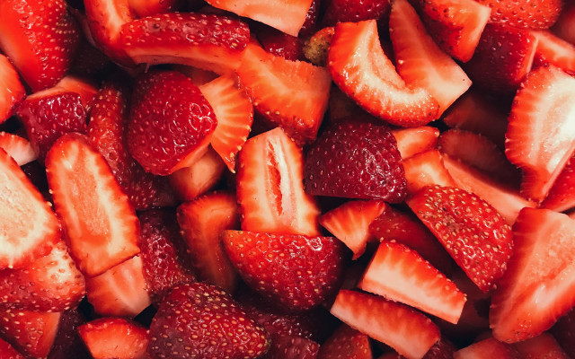 Closeup strawberries bananas food berries free wallpaper for desktop - medium preview image