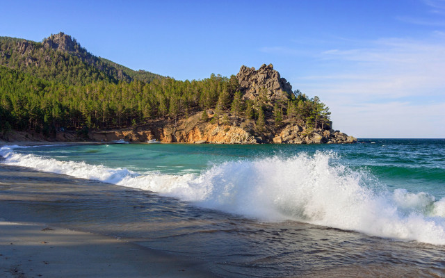 Crashing wave beach rock formation free wallpaper for desktop - medium preview image