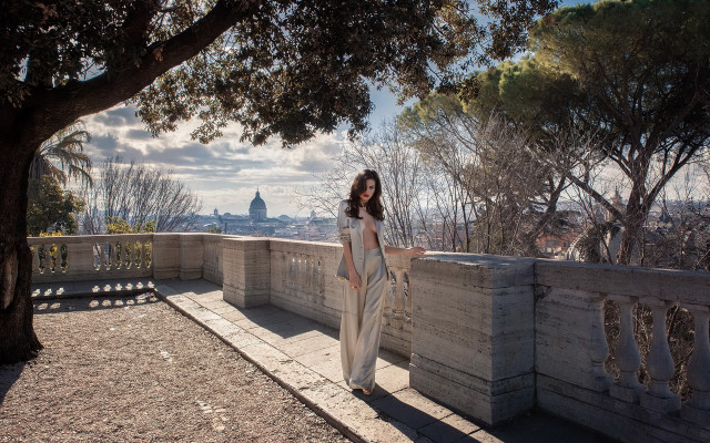 Woman city night fence tree free wallpaper for desktop - medium preview image