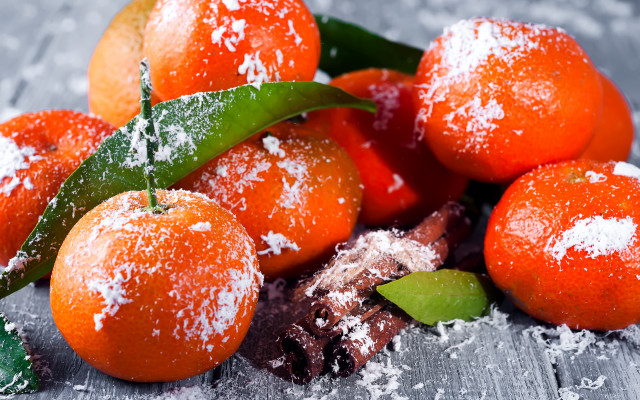 Orange powdered sugar table leaf free wallpaper for desktop - medium preview image