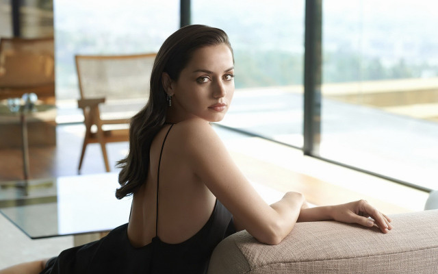 City view elegant sitting black free wallpaper for desktop - medium preview image