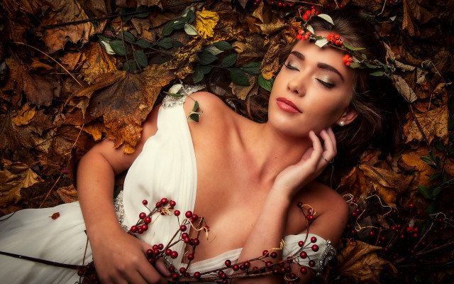 Woman leaves flower wreath autumn free wallpaper for desktop - medium preview image