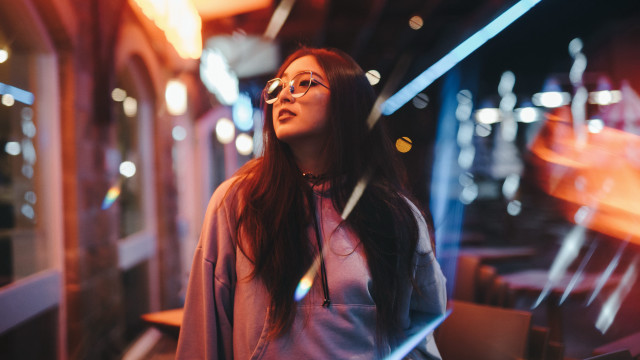 Woman hologram window bokeh glasses free wallpaper for desktop - medium preview image