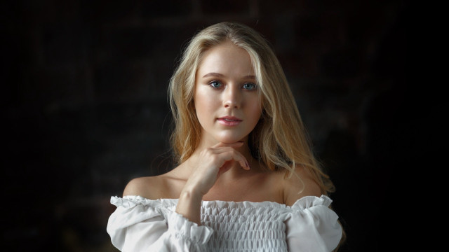 Emma geary white dress portrait free wallpaper for desktop - medium preview image