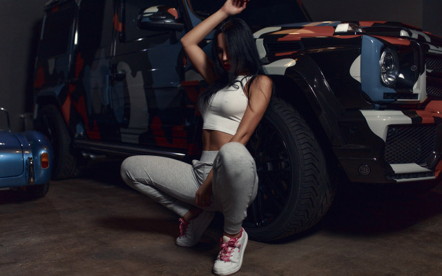 Woman white top grey sweatpants free wallpaper for desktop - medium preview image