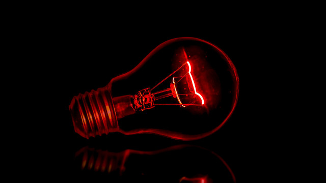 Red light bulb reflection photorealism free wallpaper for desktop - medium preview image