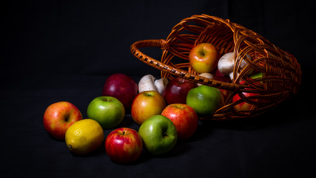 Apple basket neoplasticism food photography free wallpaper for desktop - medium preview image