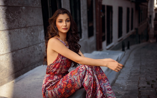 Woman sitting urban fashion floral free wallpaper for desktop - medium preview image