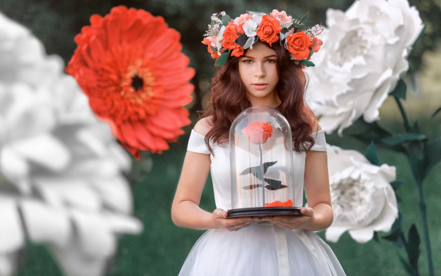 Woman clock flower wreath bridal free wallpaper for desktop - medium preview image