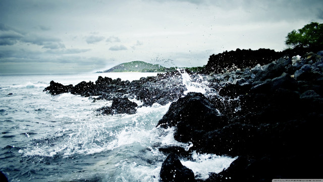 Rocky shore water splashing island free wallpaper for desktop - medium preview image