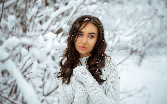 Woman white sweater snow portrait free wallpaper for desktop - medium preview image