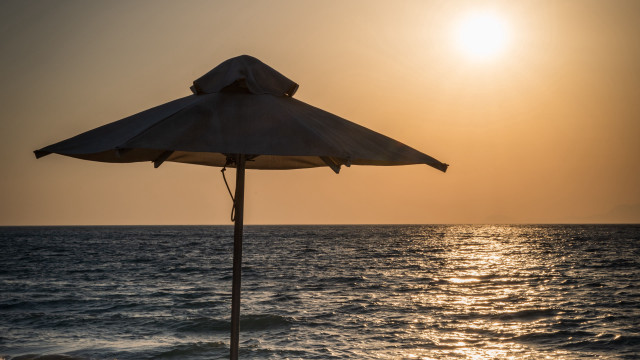 Beach cloud horizon mountain ocean free wallpaper for desktop - medium preview image