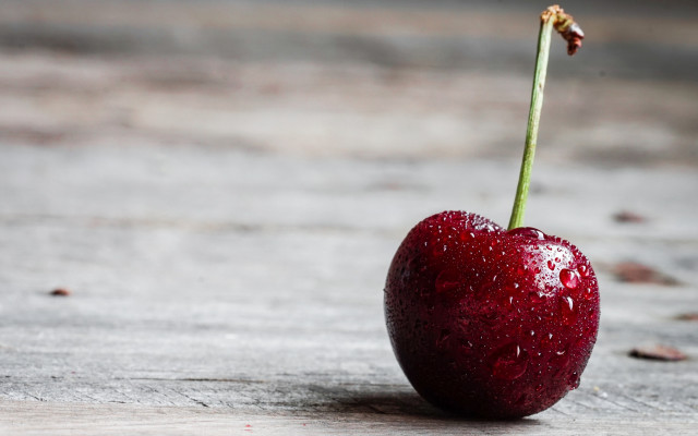 Red apple water drops wooden free wallpaper for desktop - medium preview image