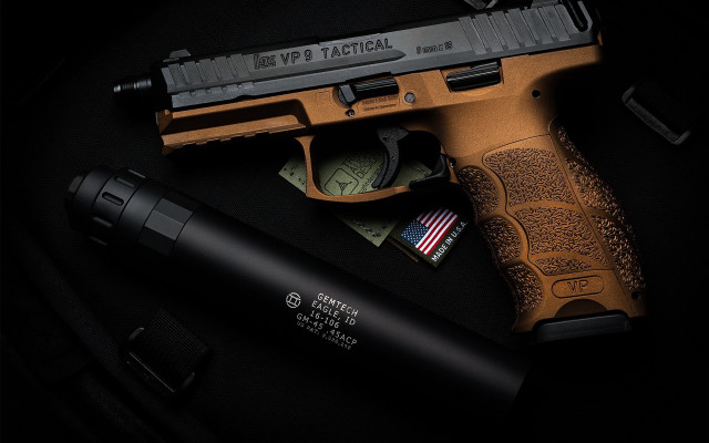 Gun flashlight usflag pen matte free wallpaper for desktop - medium preview image